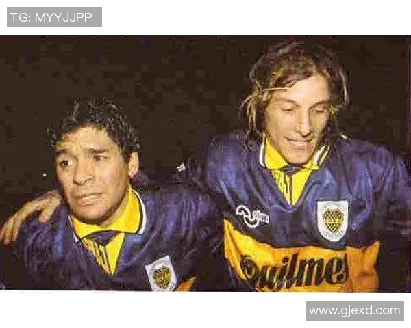 阿根廷足球传奇卡吉尼亚的成长历程与职业生涯回顾