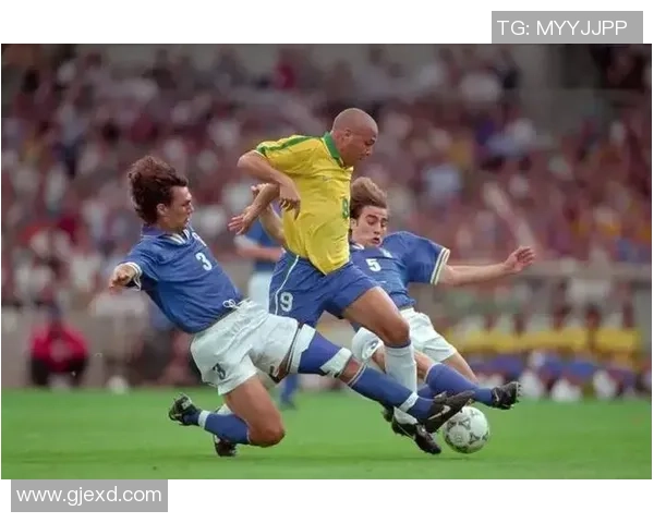 感动全场的告别时刻 盘点那些震撼心灵的足球巨星退役瞬间